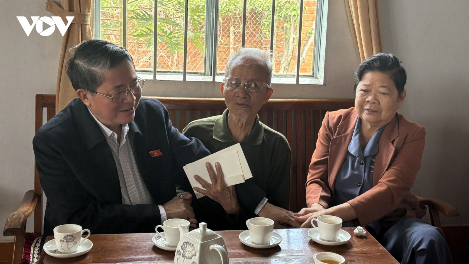 Phó Chủ tịch Quốc hội Nguyễn Đức Hải thăm gia đình chính sách tại Lâm Đồng